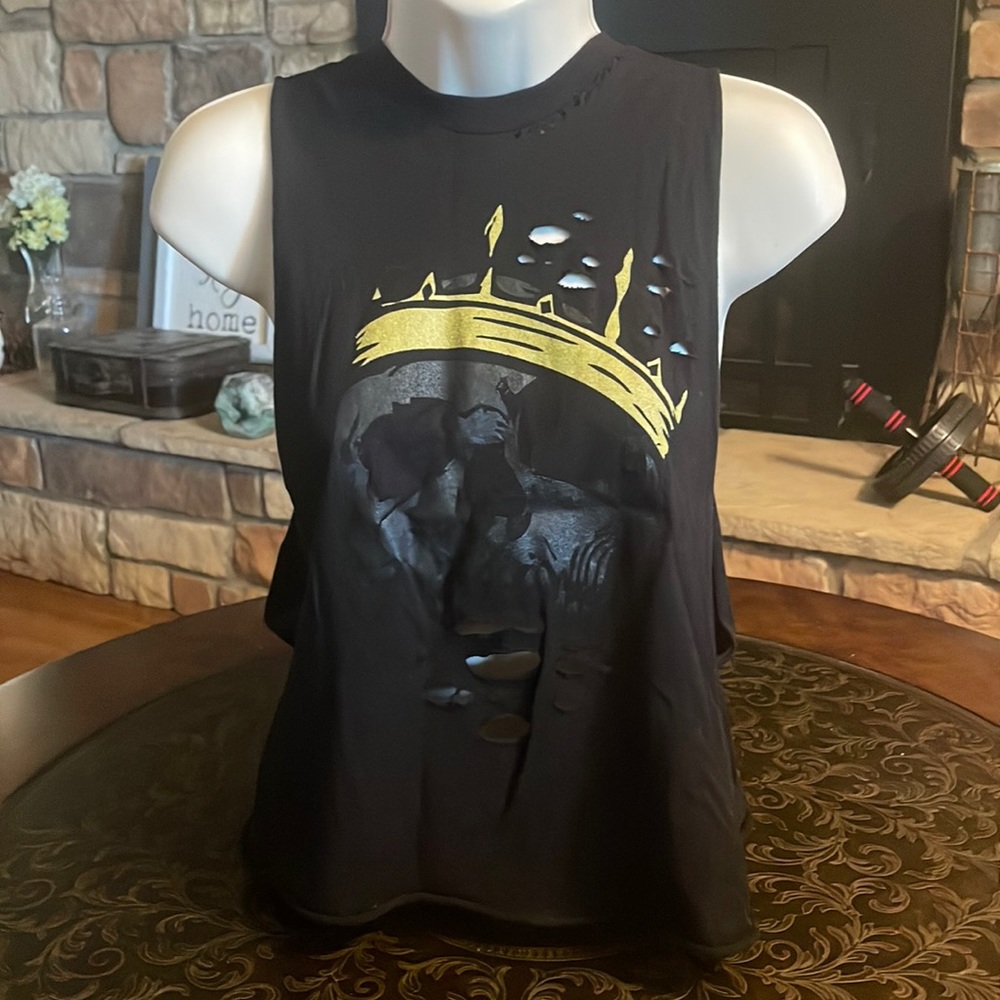 Skull Black distressed